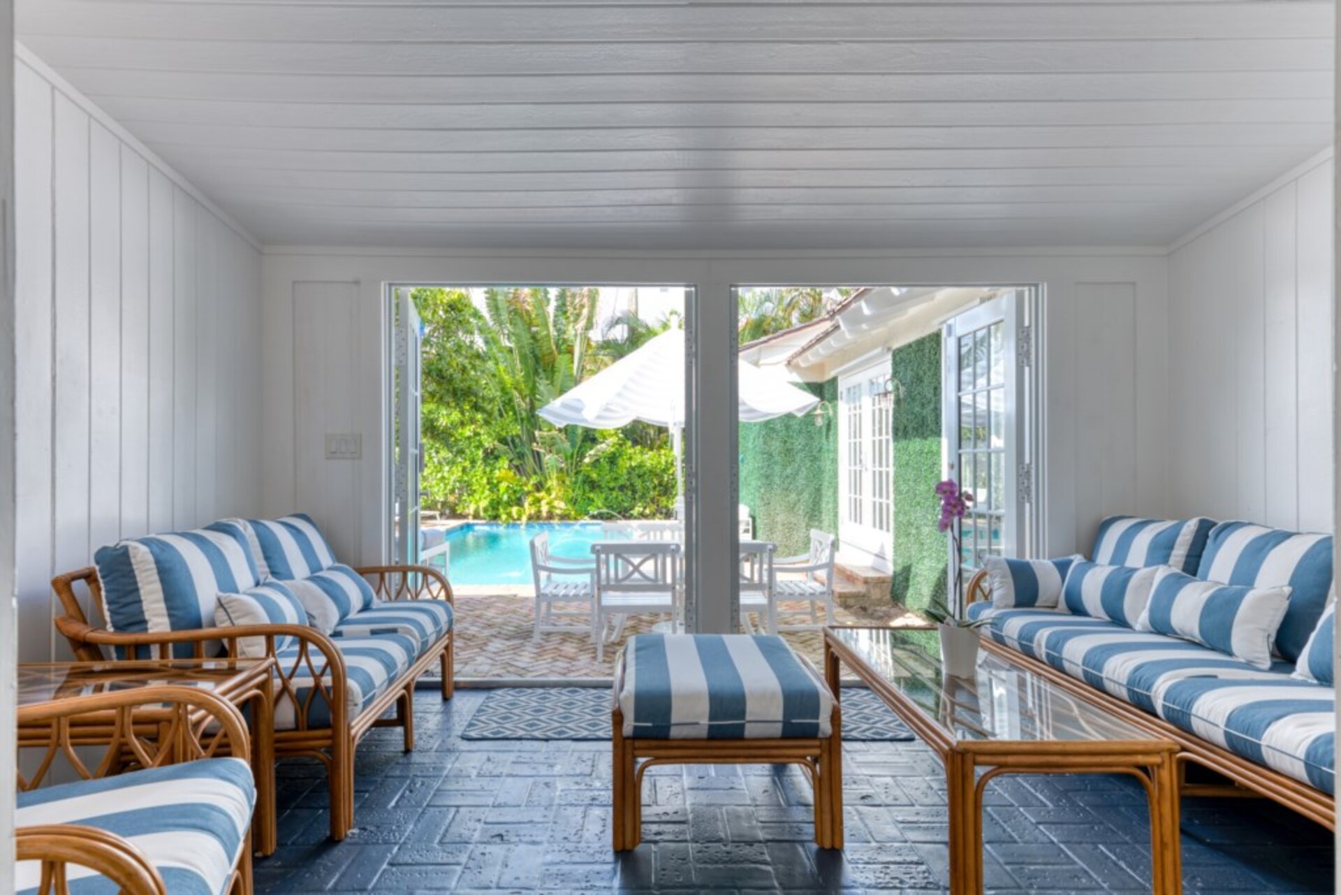 Picture Renting This Beautiful 4 Bedroom Villa in West Palm Beach, West Palm Beach Villa 1870