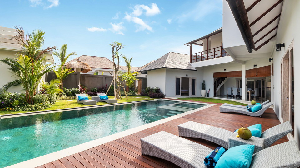Luxurious 4BR Villa with Pool, Bali Villa 2206