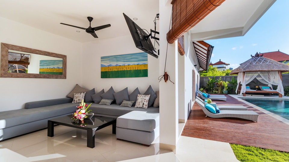 Luxurious 4BR Villa with Pool, Bali Villa 2206