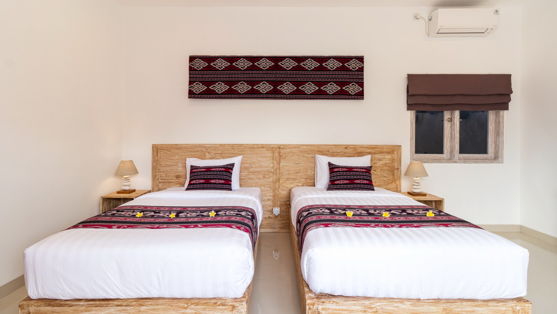 Charming 7BR Villa W/ Pool & Balcony in Bali, Bali villa 2206