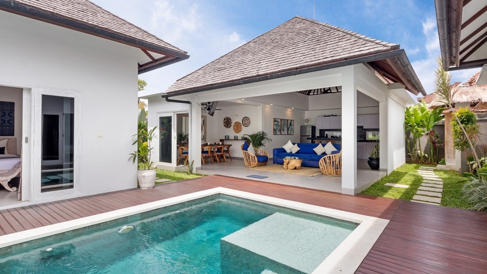 Charming 7BR Villa W/ Pool & Balcony in Bali, Bali villa 2206