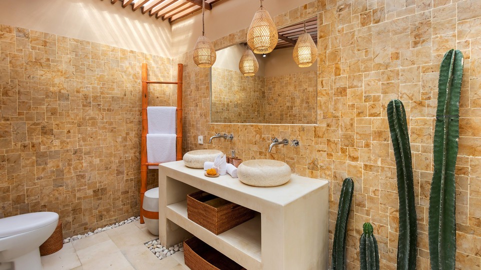 Amazing 4BR Villa With Pool in Bali, Bali Villa 2211