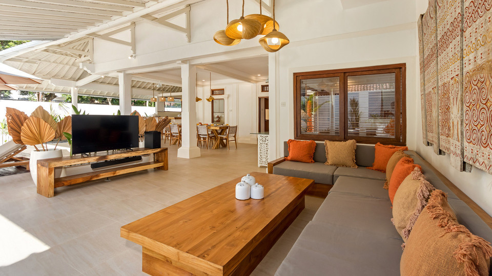 Amazing 4BR Villa With Pool in Bali, Bali Villa 2211