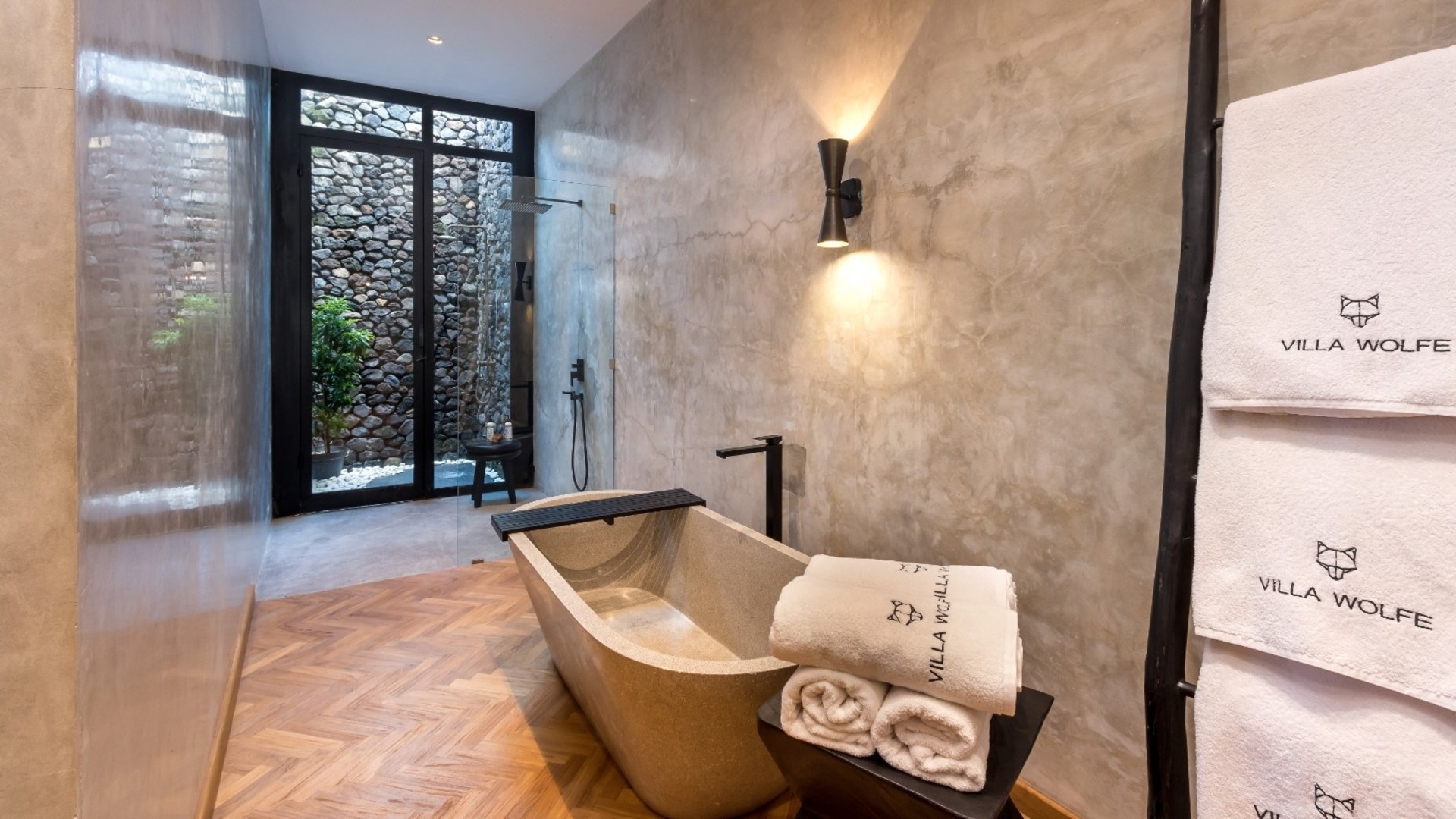 Cheerful 3BR Villa W/ Pool & Garden, Bali Villa 2213