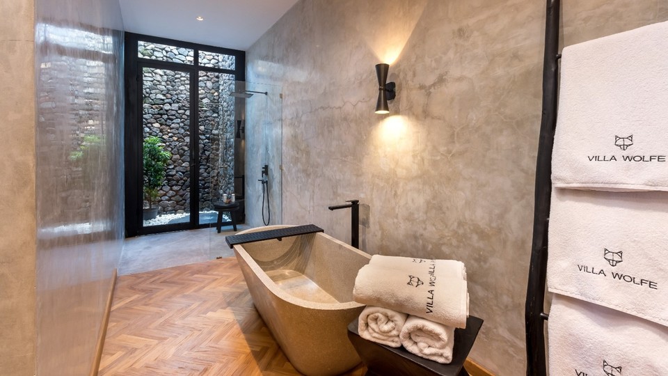 Cheerful 3BR Villa W/ Pool & Garden, Bali Villa 2213