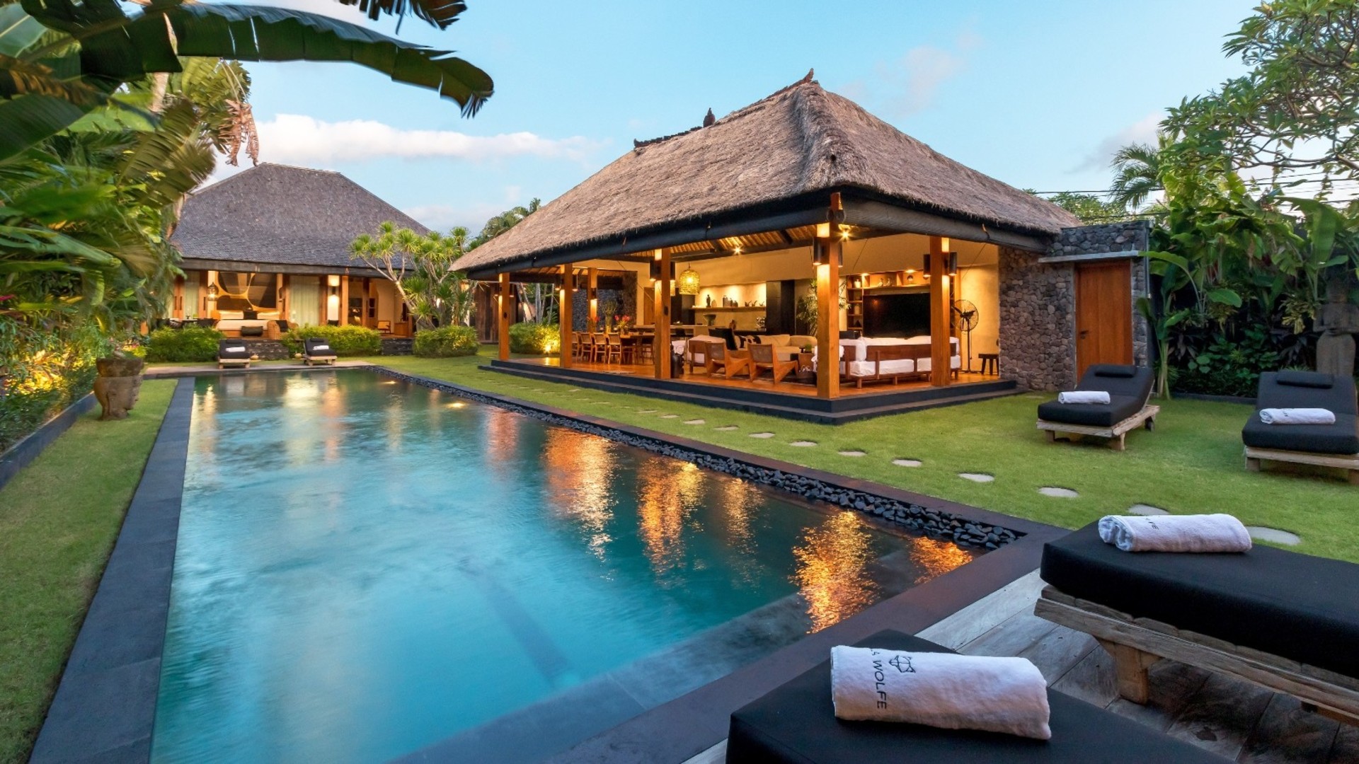 Cheerful 3BR Villa W/ Pool & Garden, Bali Villa 2213