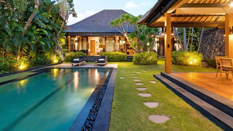 Cheerful 3BR Villa W/ Pool & Garden, Bali Villa 2213