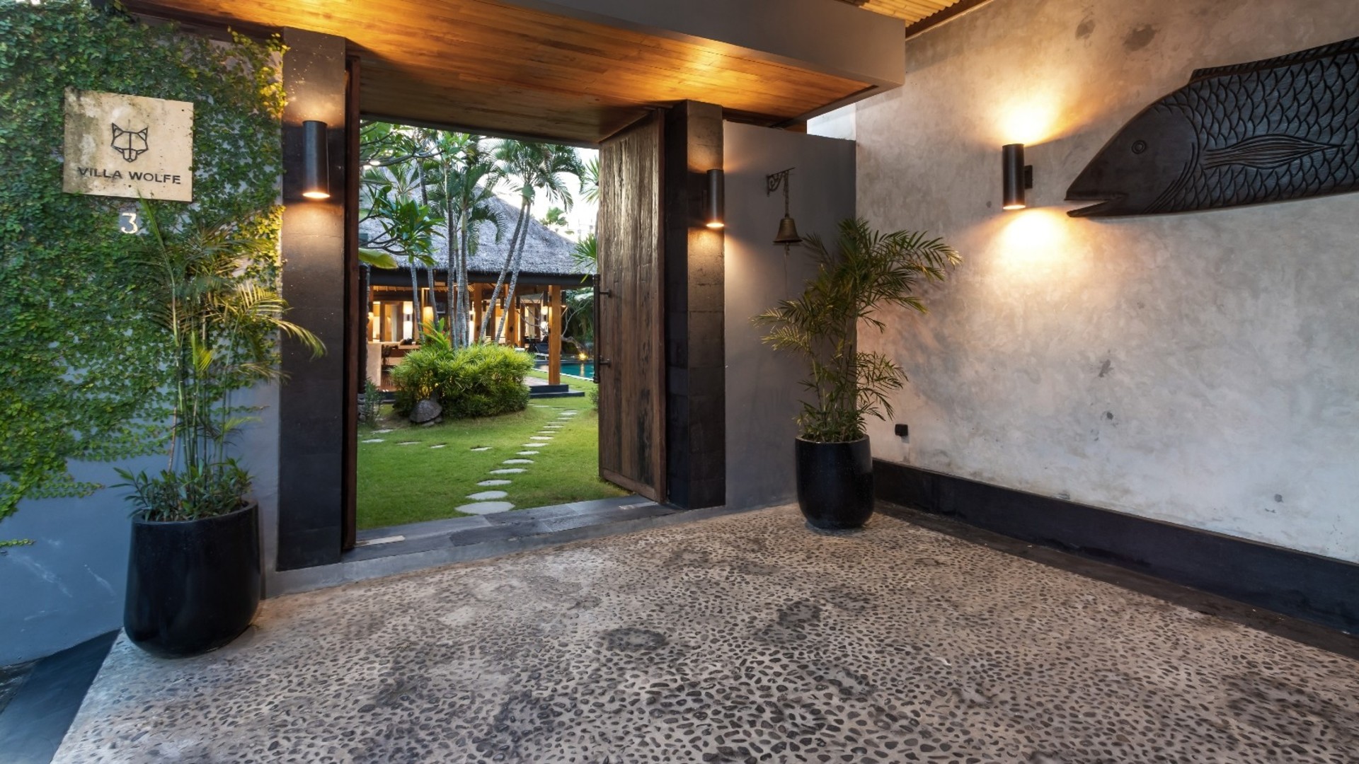 Cheerful 3BR Villa W/ Pool & Garden, Bali Villa 2213