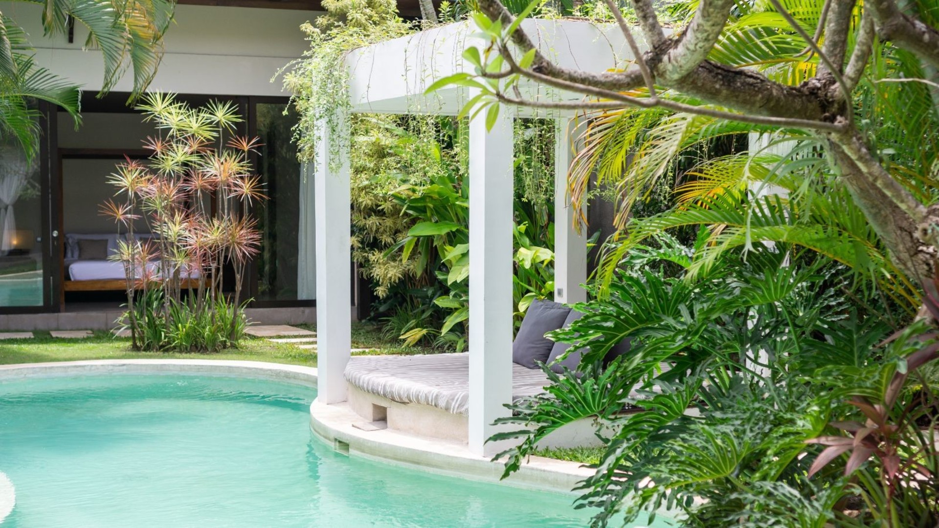 Cozy 2BR Villa W/Amazing Pool Area, Bali Villa 2216
