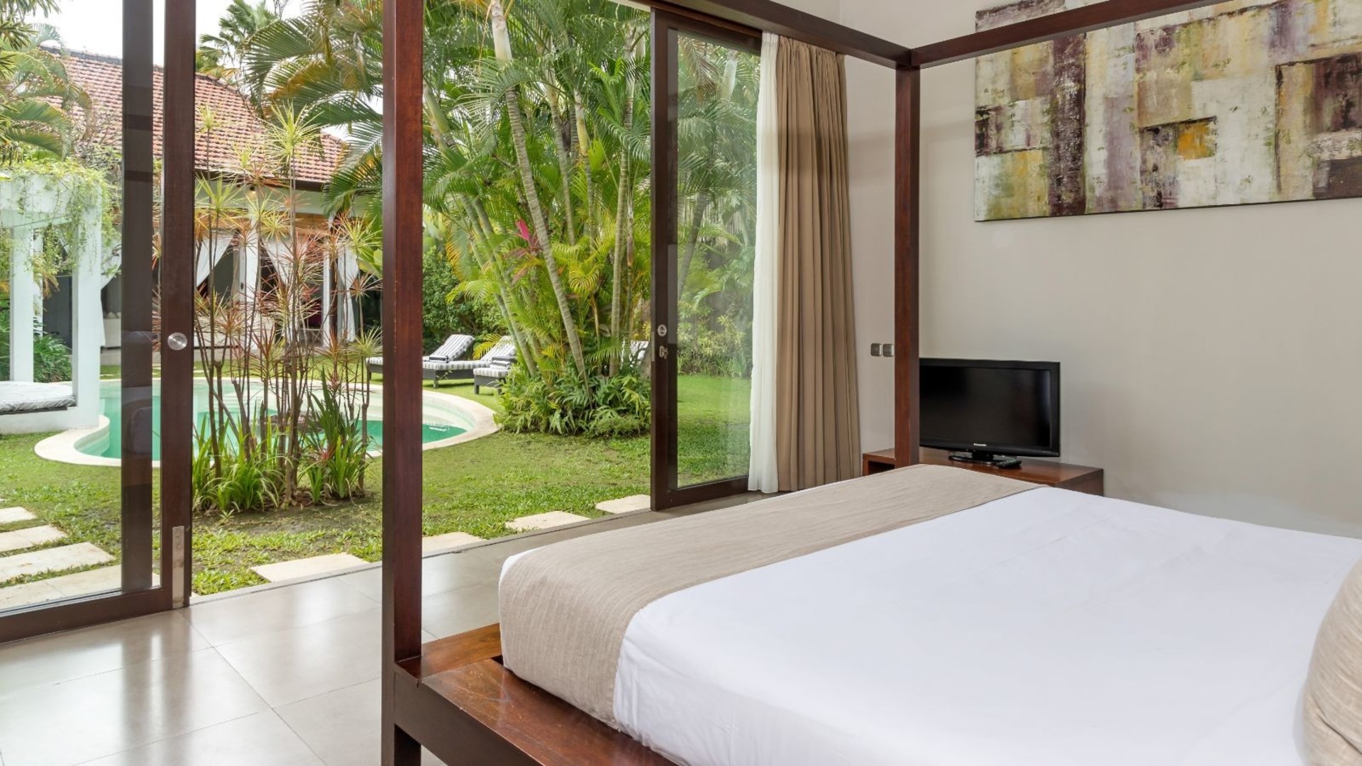Cozy 2BR Villa W/Amazing Pool Area, Bali Villa 2216