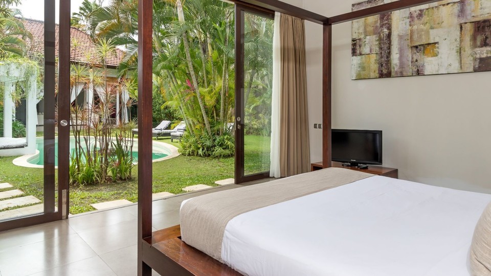 Cozy 2BR Villa W/Amazing Pool Area, Bali Villa 2216