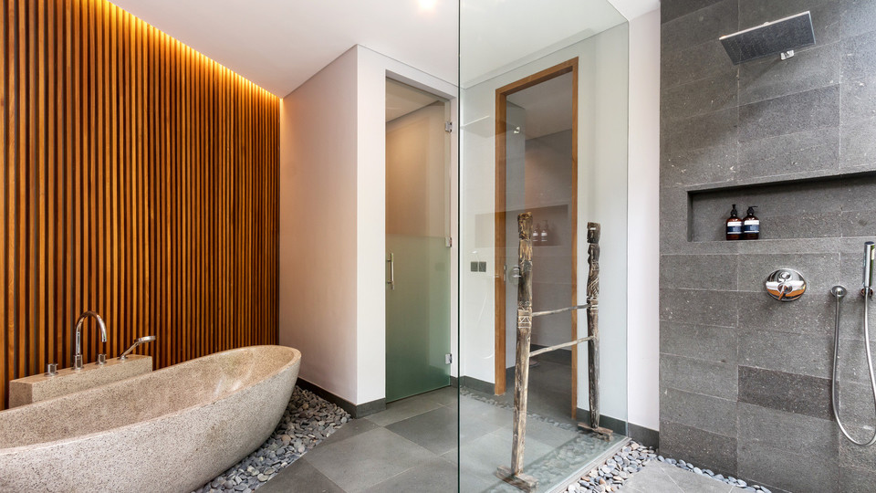 Cheerful 4BR Villa W/ Pool & Balcony, Bali Villa 2219