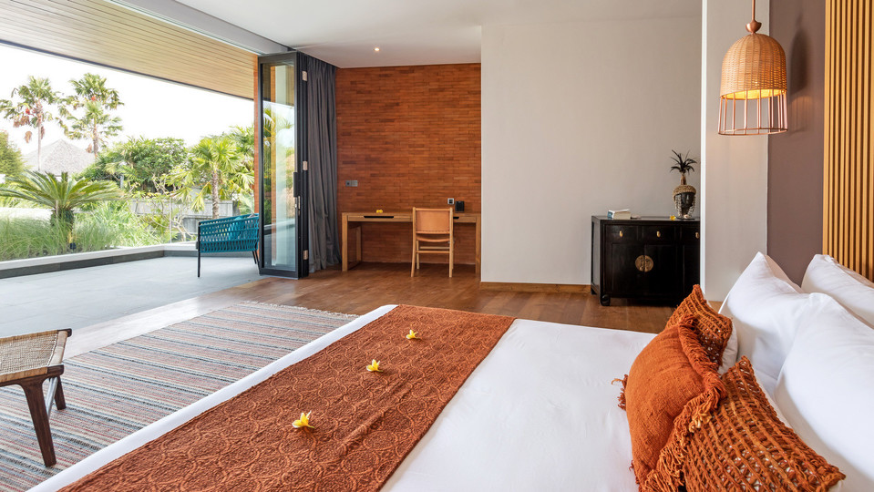 Cheerful 4BR Villa W/ Pool & Balcony, Bali Villa 2219