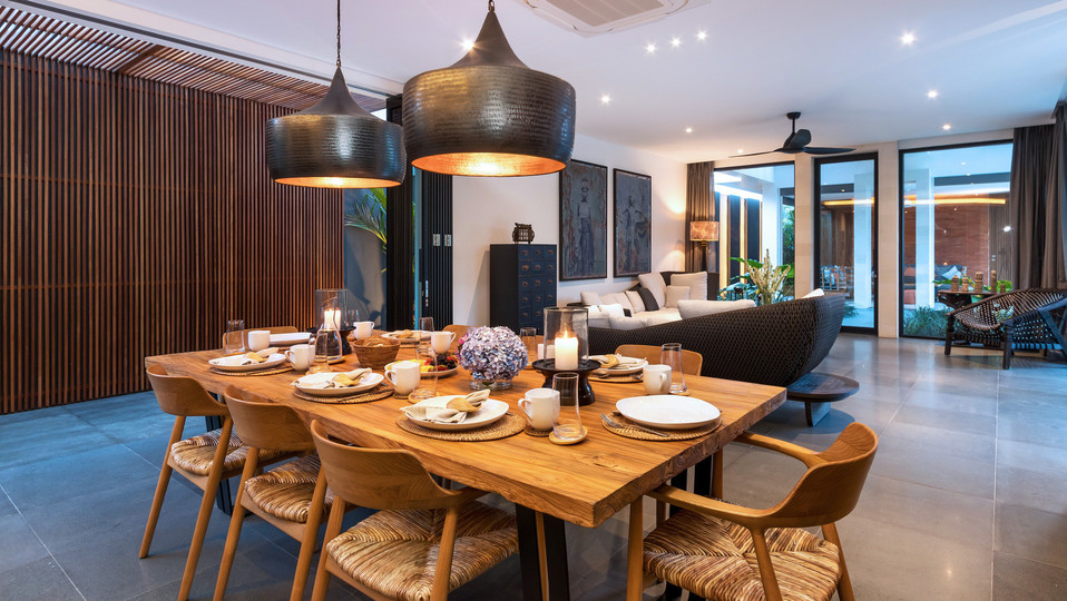 Cheerful 4BR Villa W/ Pool & Balcony, Bali Villa 2219