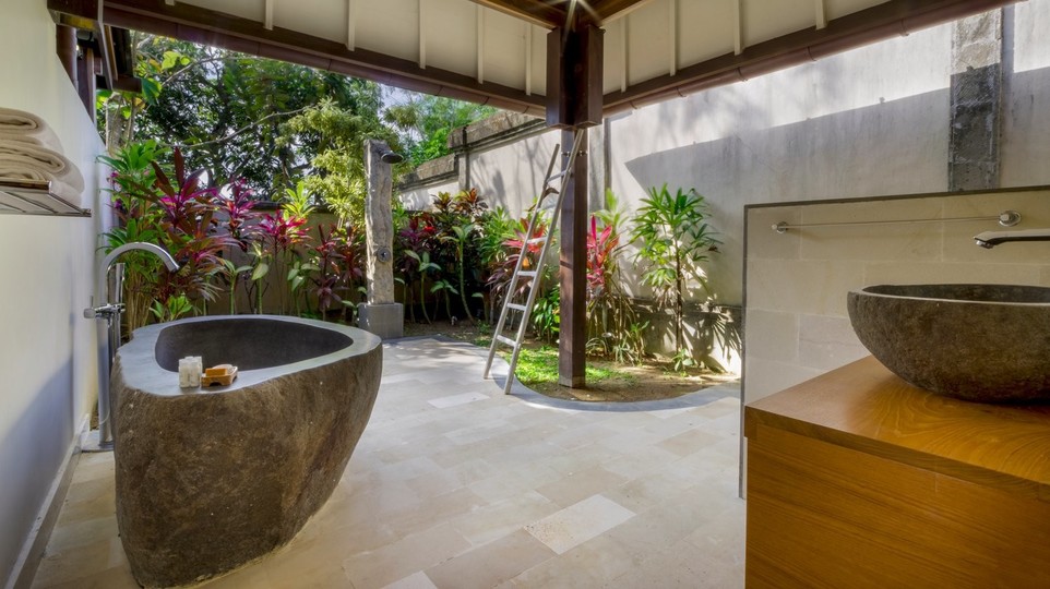 Fantastic 3BR Villa W/ Pool & Garden, Bali Villa 2228