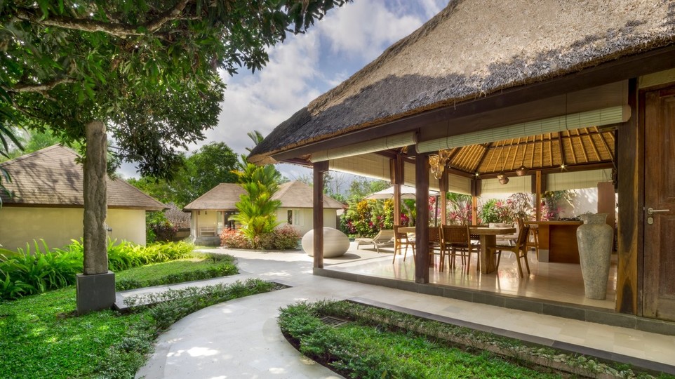 Fantastic 3BR Villa W/ Pool & Garden, Bali Villa 2228
