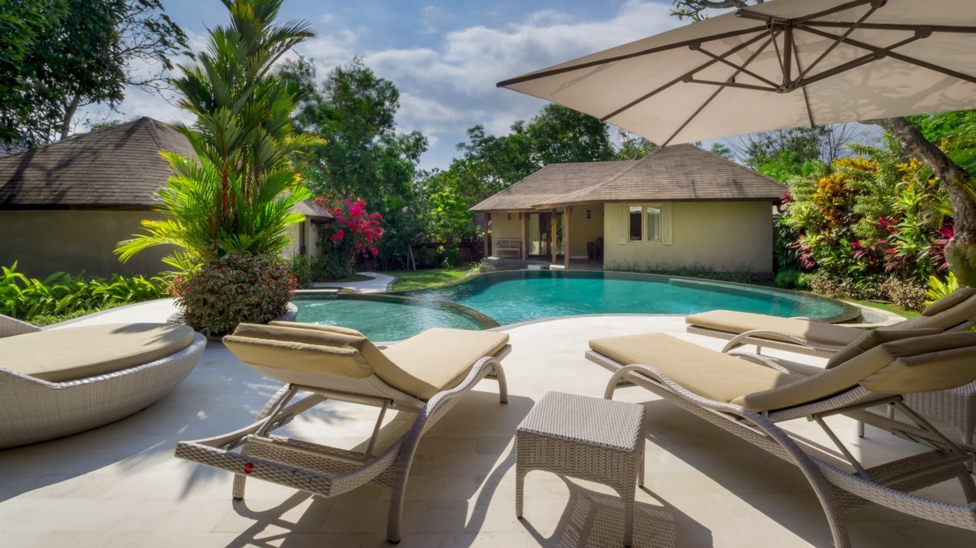 Fantastic 3BR Villa W/ Pool & Garden, Bali Villa 2228