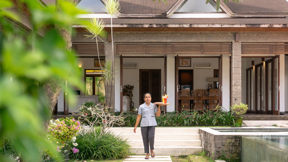 Spacious 4BR Villa W/ Pool & Garden, Bali Villa 2233
