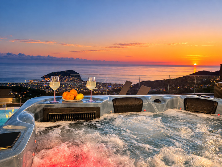 5 Star Villa Horizon – Mountain & Sea Escape
