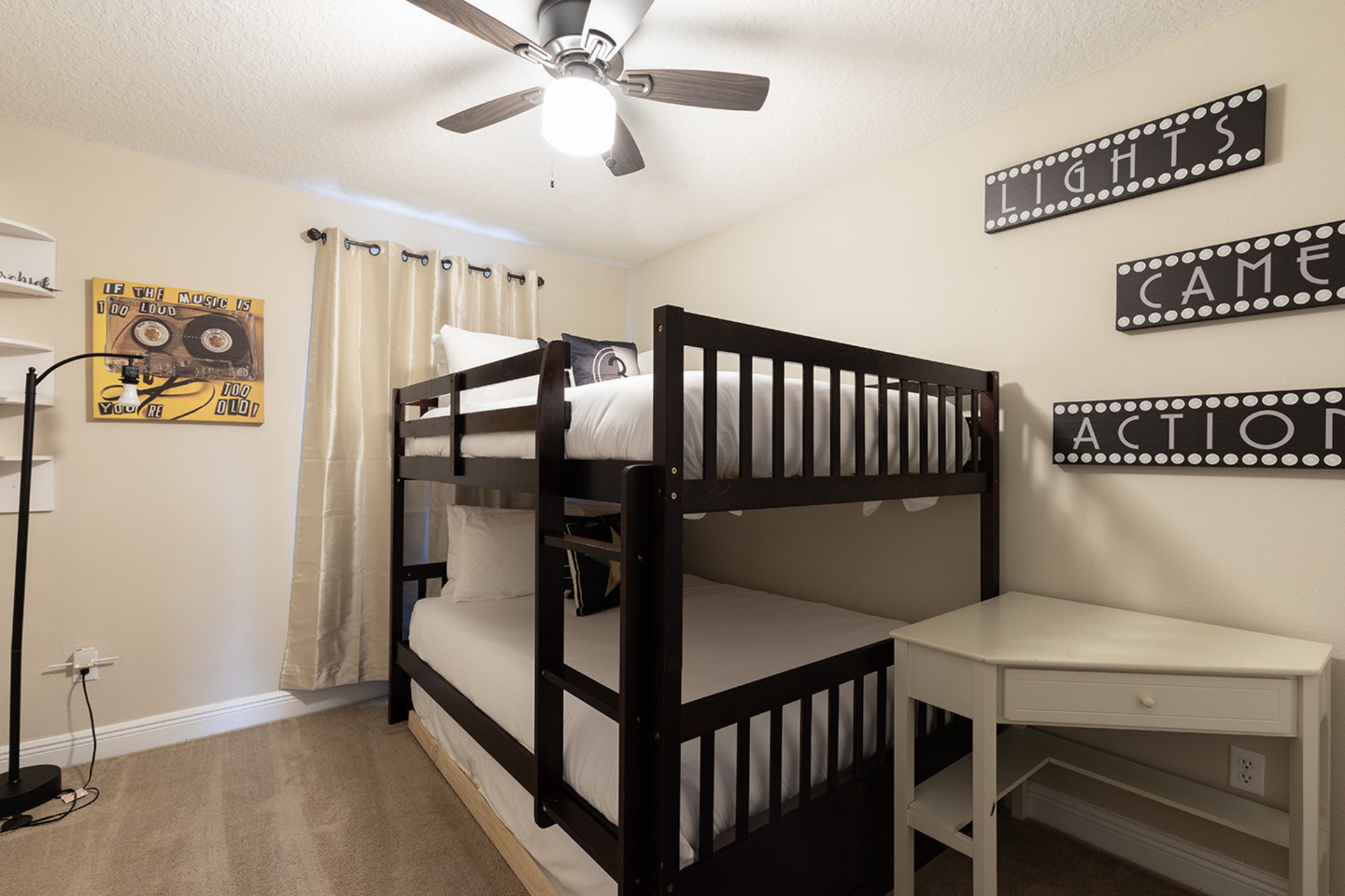 [amenities:bunk-room:2] Bunk Room