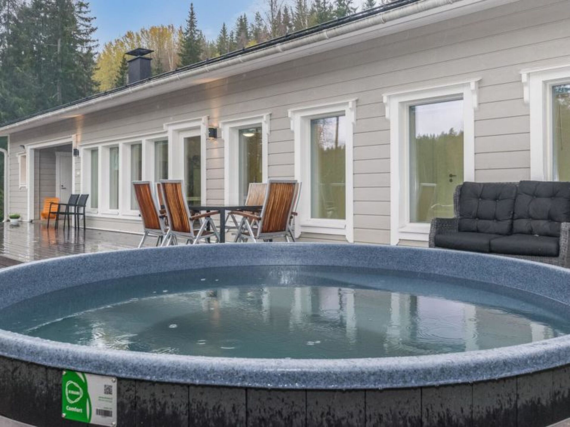 Whispering Pines: Cozy 2-Bed Villa,1045