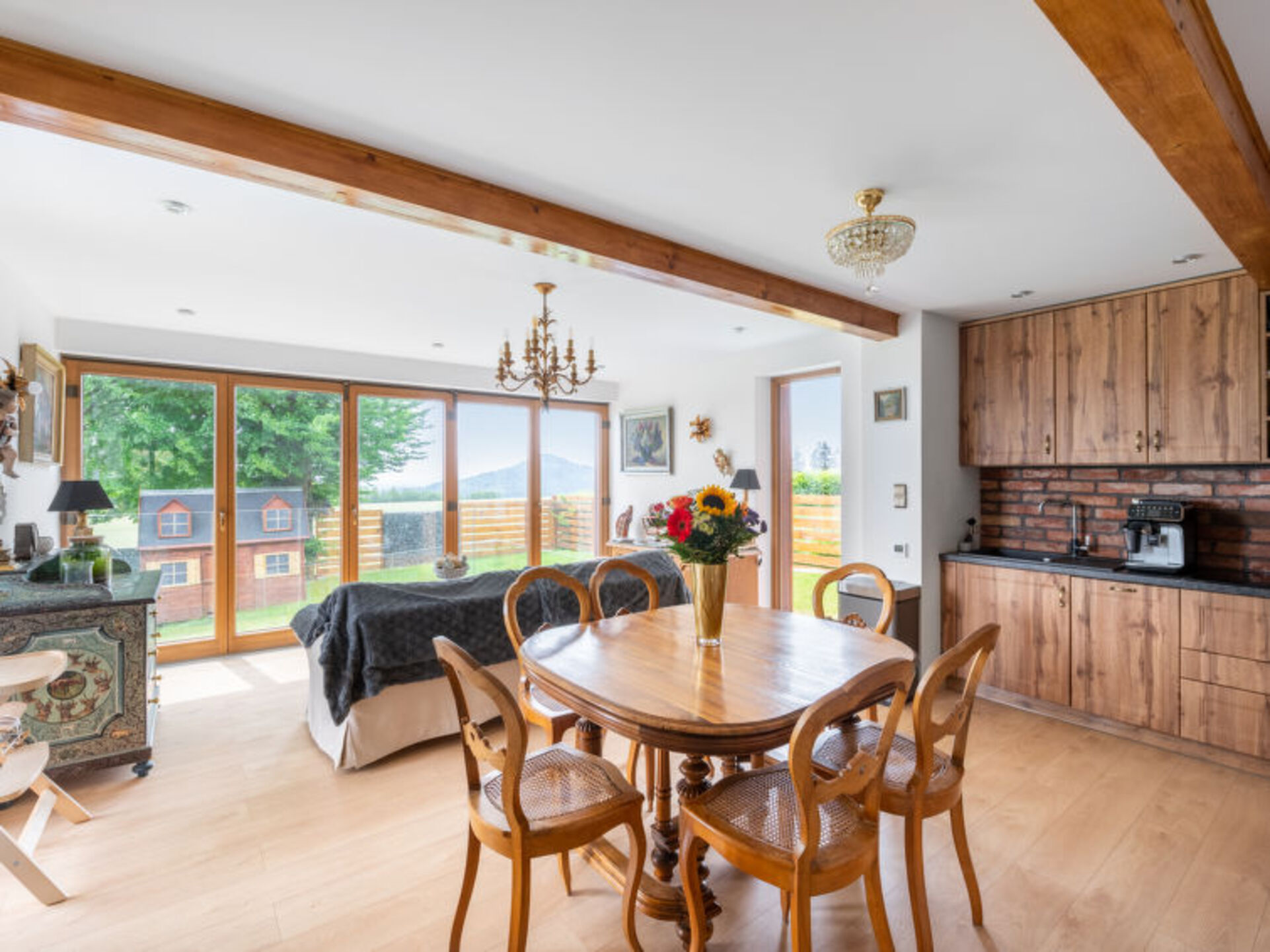 Kitchen / Dining Room