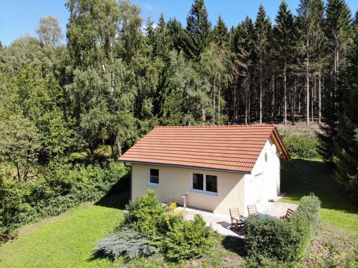 Secluded 2BR Oasis in Thüringen,1001, Suhl, Germany