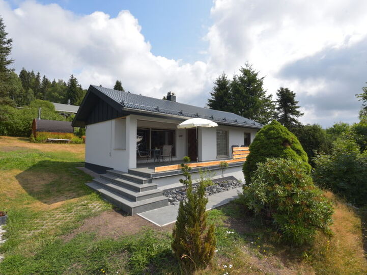 Luxury 2 Bedroom Haven in Thüringen,1003, Suhl, Germany