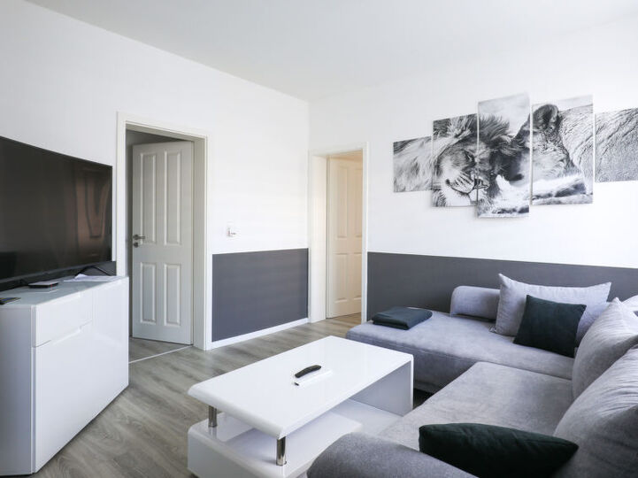 Dreamy 2BR Villa with Private Terrace,1020, Oberndorf, Germany