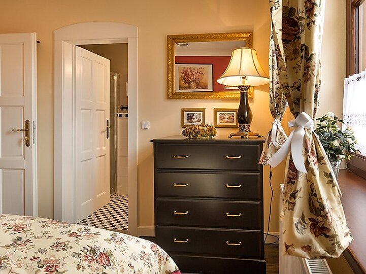 Charming 6 BR House with Panoramic Views,1000