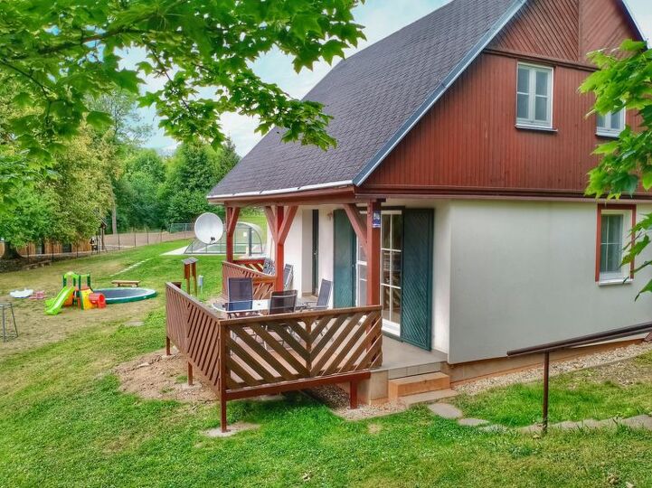 Charming 3BR Villa with Private Garden,1017, Královéhradecký kraj, Czech Republic