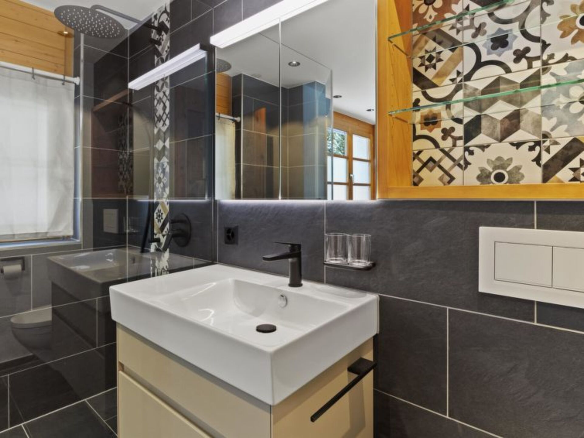 Serene 2Bed Retreat with Stunning Views,1122