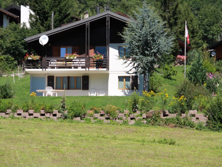 Mountain Magic: Elegant 3BR Villa in Valais,1365
