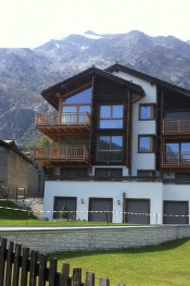 Luxurious Alpine Retreat in Valais,1384