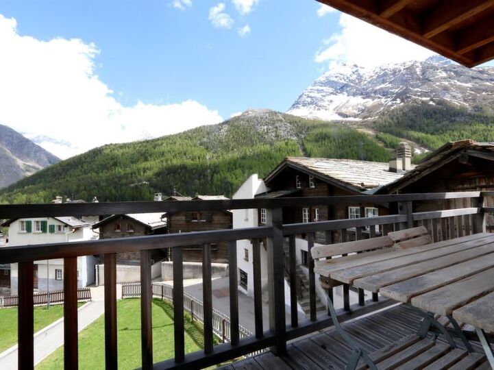 Luxurious Alpine Retreat in Valais,1384