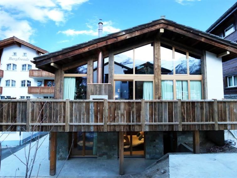 Cozy Villa for Sale in Saas-Fee, 1263