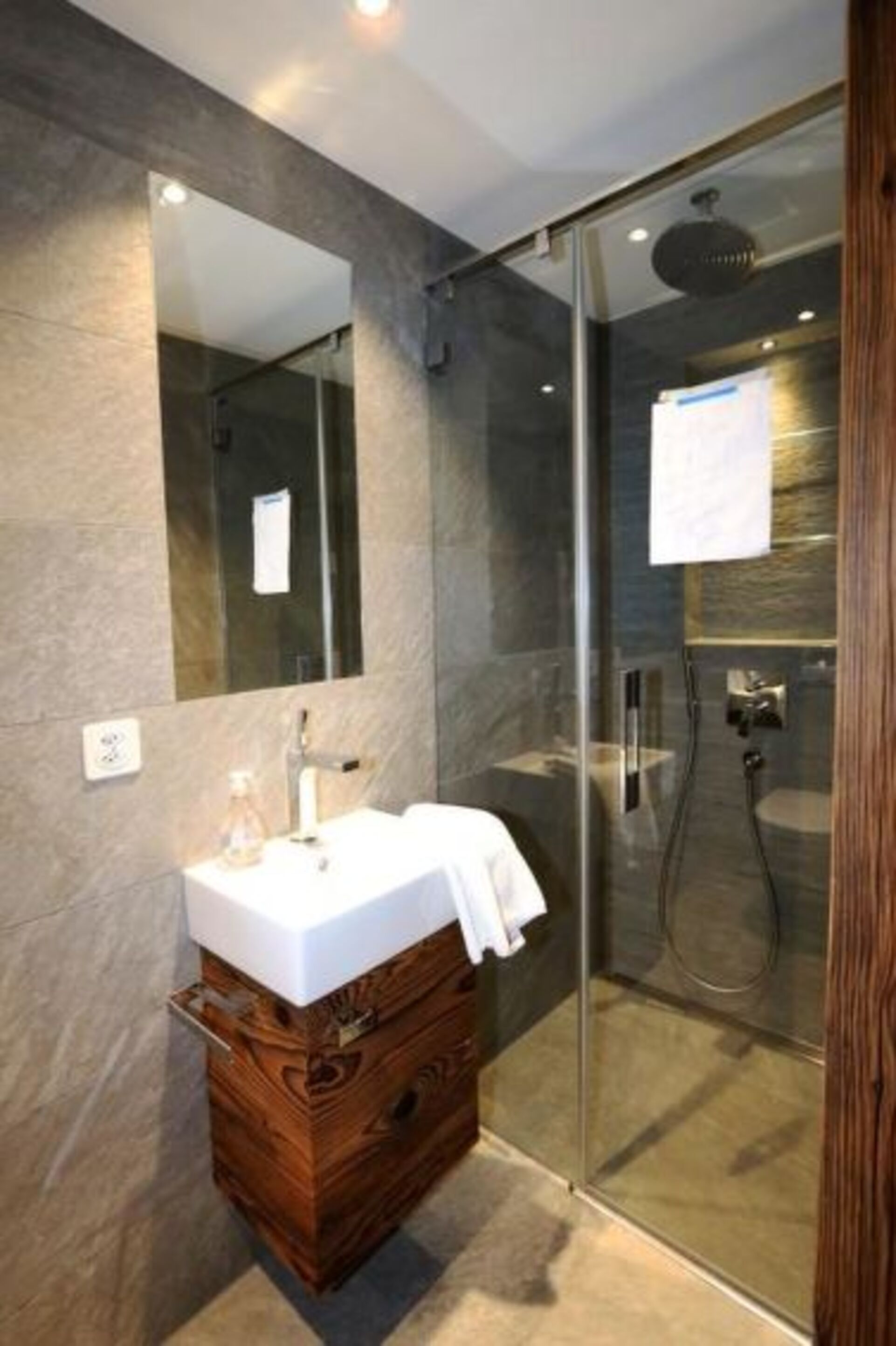 Cozy Villa for Sale in Saas-Fee, 1263