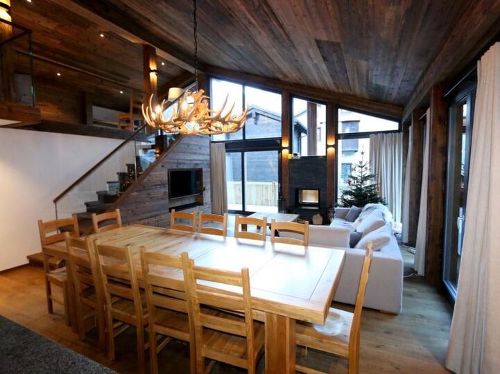 Cozy Villa for Sale in Saas-Fee, 1263