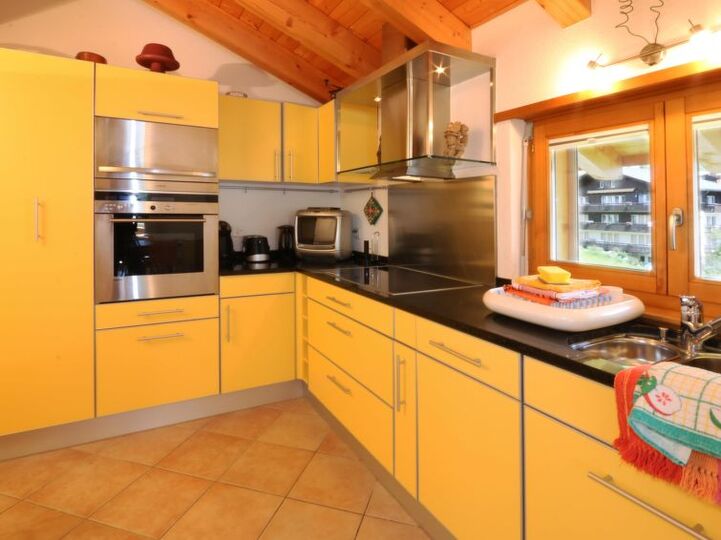 Charming 2 Bed Villa in Saas-Fee, 1268