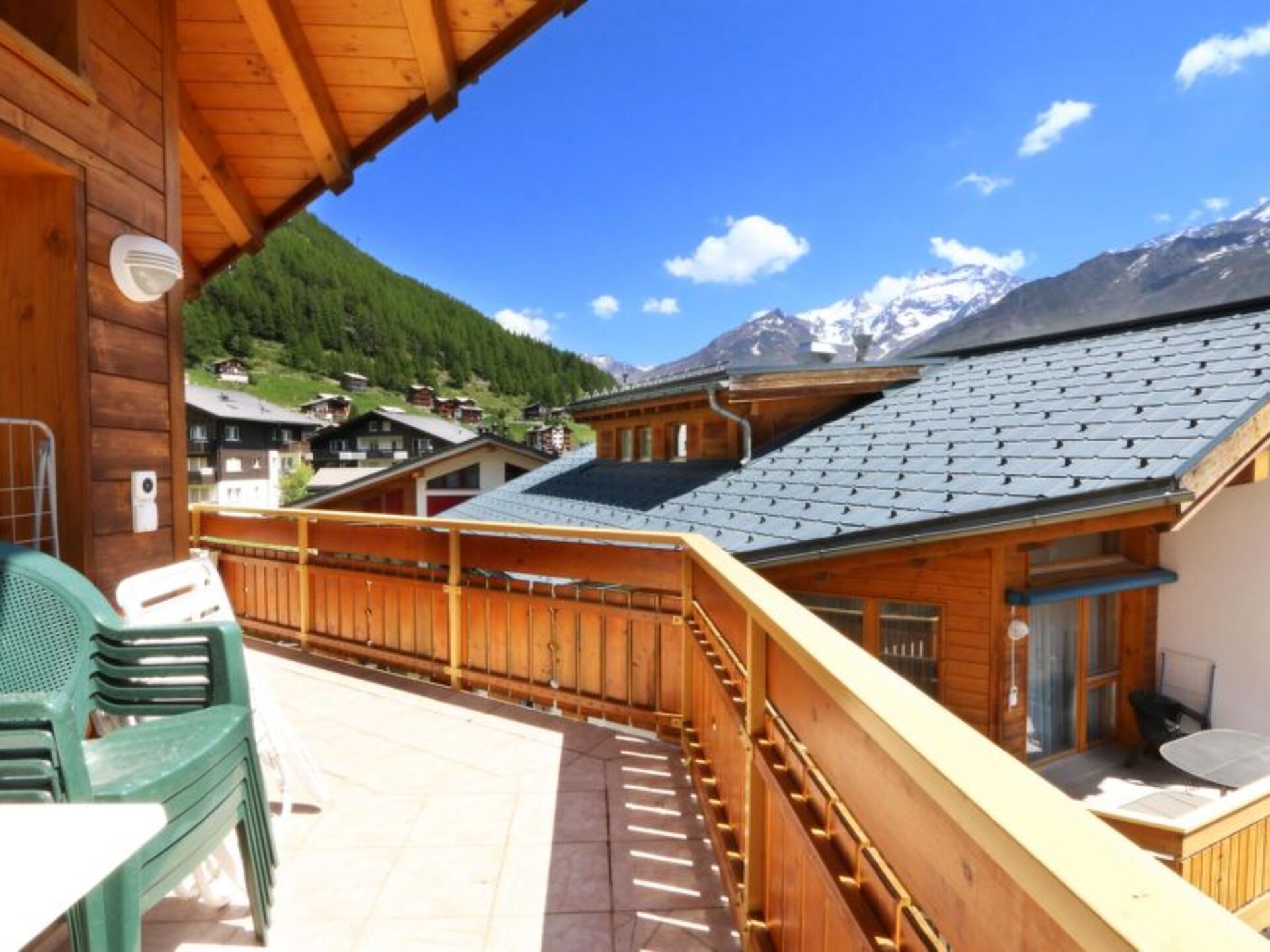 Charming 2 Bed Villa in Saas-Fee, 1268