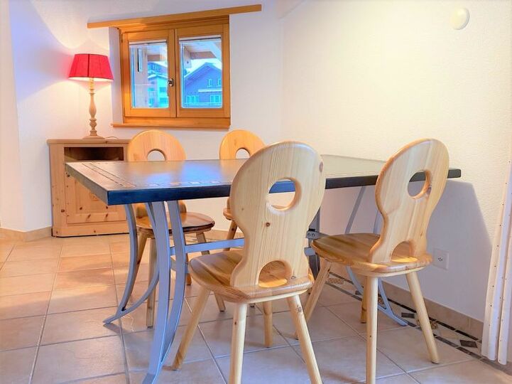 Charming 2 Bed Villa in Saas-Fee, 1268