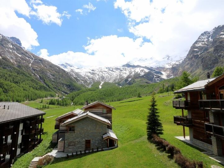 Elegant 3 Bedroom Home in Saas-Fee, 1272
