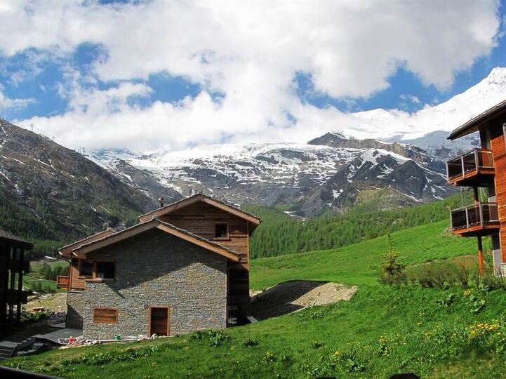 Elegant 3 Bedroom Home in Saas-Fee, 1272