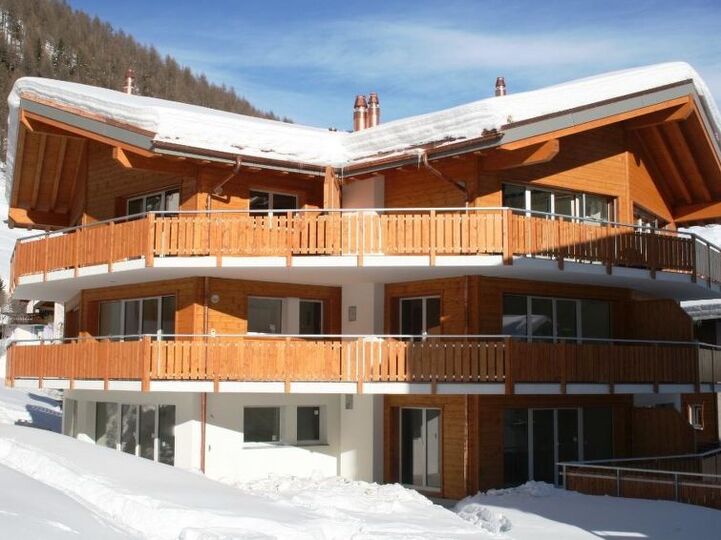 Spacious 3 Bedroom Retreat in Saas-Fee, 1274