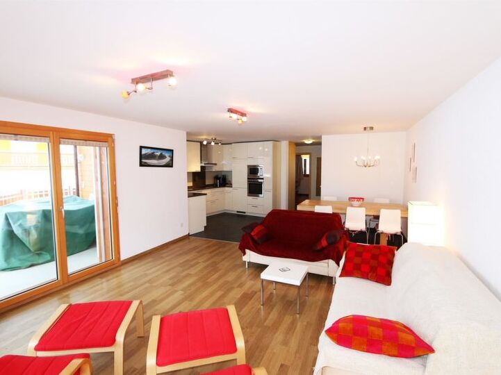 Spacious 3 Bedroom Retreat in Saas-Fee, 1274