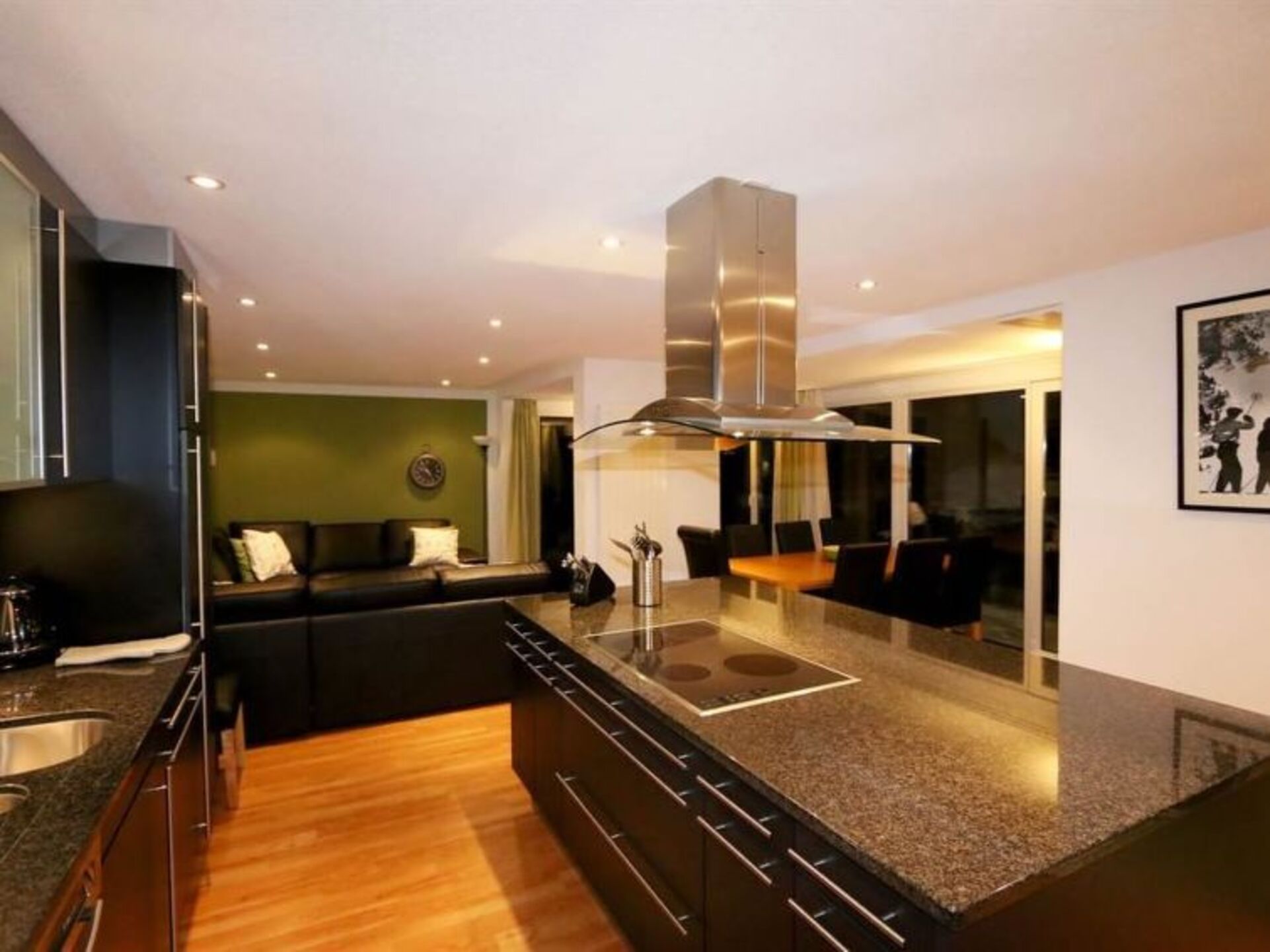 Stunning 4 Bedroom Villa in Saas-Fee City, 1275