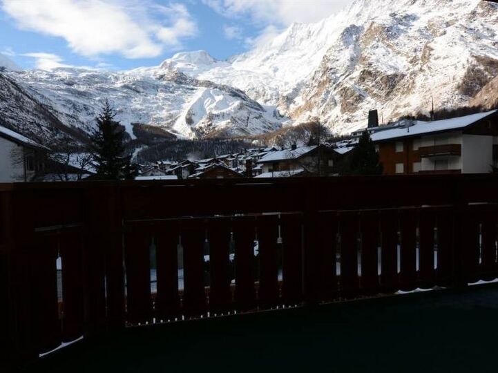 Charming Alpine Retreat in Saas-Fee Village, 1278