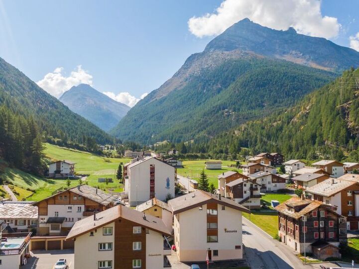 Serene Oasis with 3 Bedrooms in Saas-Grund, 1414