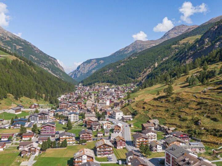 Serene 2 Bedroom Villa in Saas-Grund, 1415