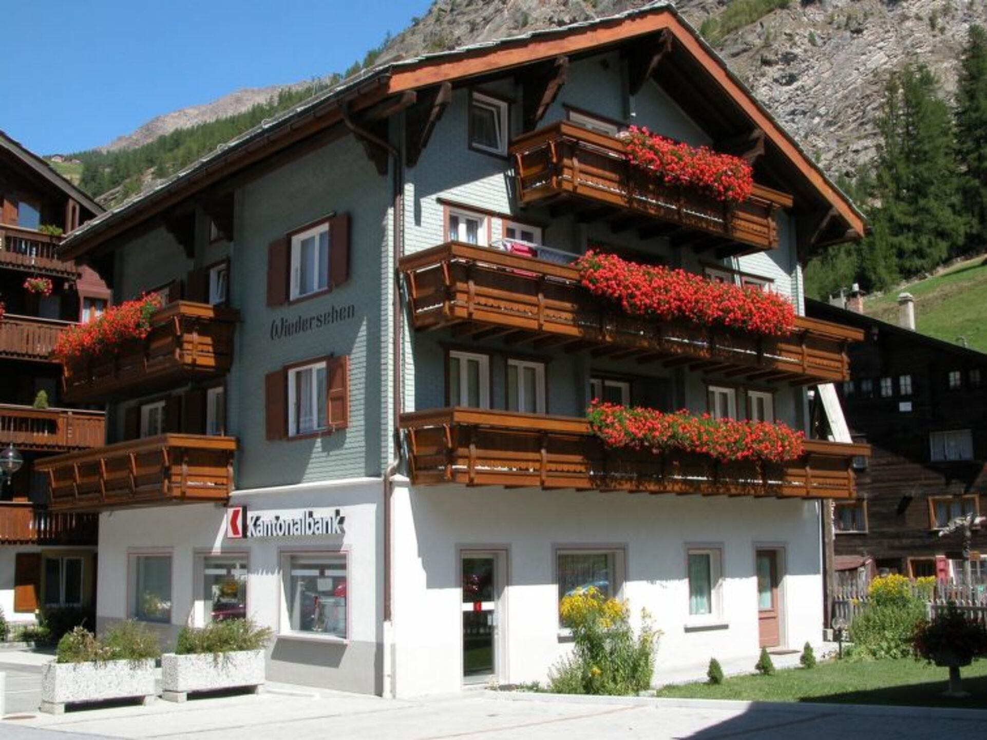 Quaint Cottage in Scenic Saas-Grund, 1256